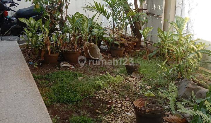 Rumah Tinggal 2 Lantai Lokasi Strategis di Komplek Cipinang  2