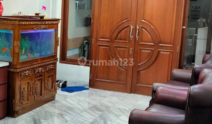 rumah di kavling polri jelambar 2