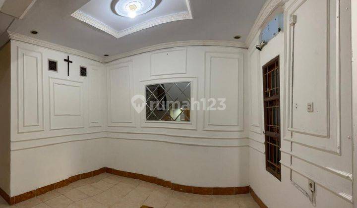 Dijual rumah di jalan anggrek 1