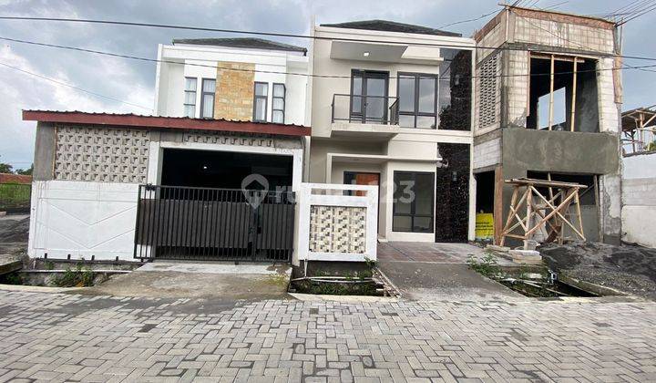 Rumah Mewah 2 lantai dekat rumah Sakit di majapahit 1