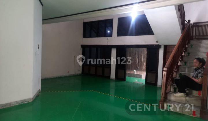 Rumah 2 Lantai Cocok Untuk Kantor/ Usaha Di Pinggir Jalan Cilanda 1