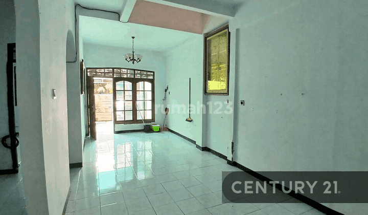 Rumah 2 Lantai Non Cluster Di Depok 2