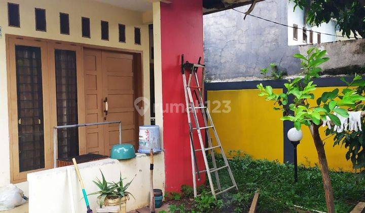 Rumah asri di perumahan yang berbatasan dengan Jakarta Selatan 1