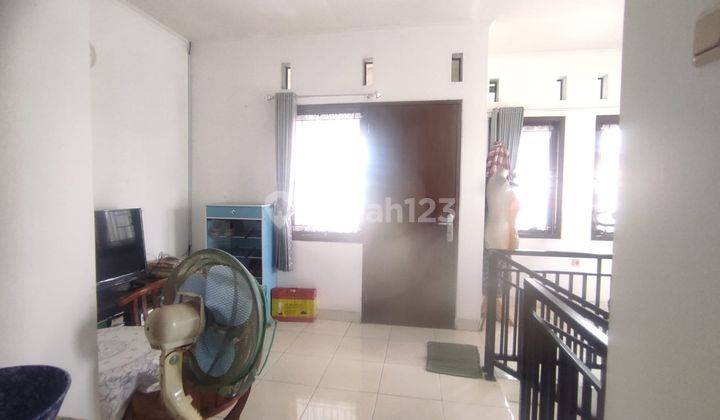 Rumah Siap Huni Asri 2 Lantai Dekat Dengan Tol Jorr Jaksel 2