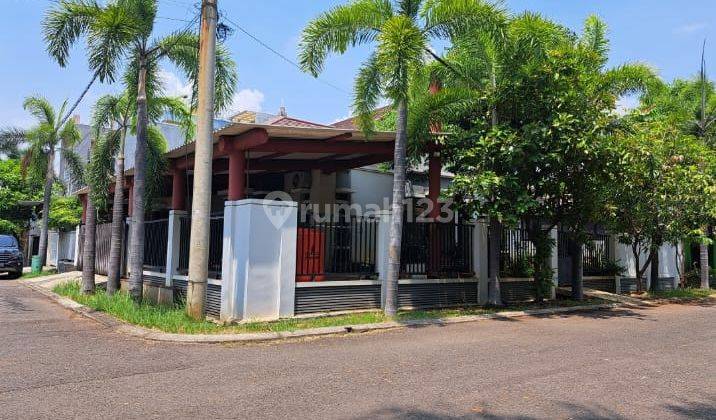 Dijual Rumah Hook Dengan Pekarangan Luas di Aralia Bekasi 1