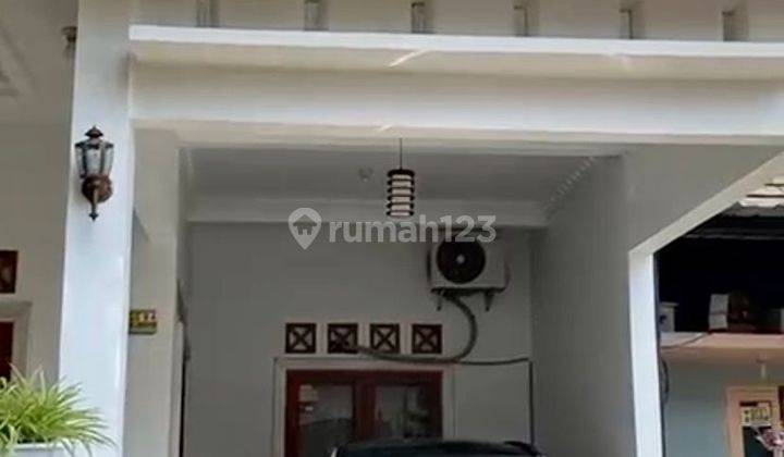 Dijual Rumah Strategis 2 Lantai di Padurenan, Mustika Jaya 2