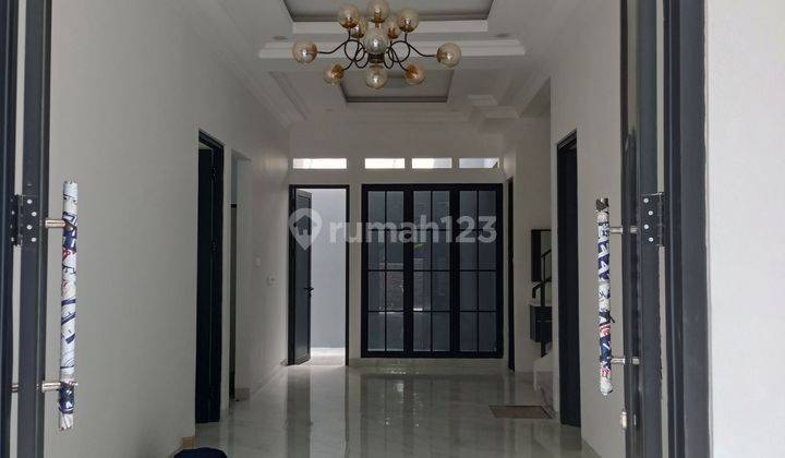 Dijual Rumah Baru 2 Lt. Hadap Taman Dikencaloka Bsd City 2