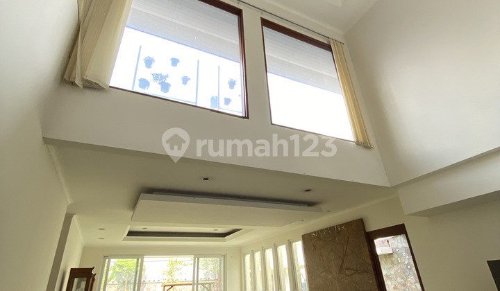 disewakan rumah Mewah 2 lantai area luas setra murni lokasi stratgis harga terbaik