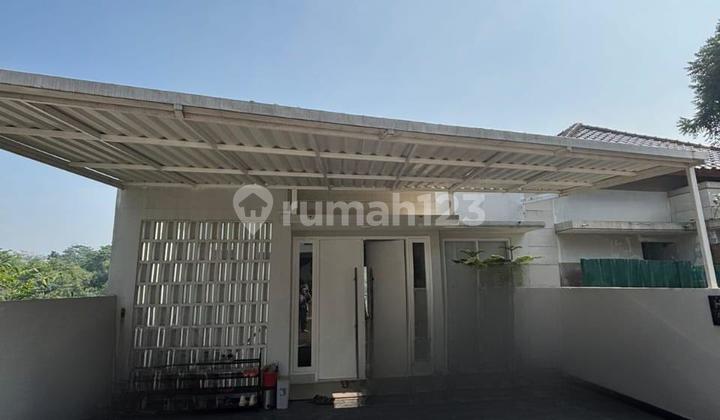 Disewakan Rumah Siap Pakai Furnished Lokasi Strategis dan Nyaman Disewakan Rumah Siap Pakai Furnished Lokasi Strategis dan Nyaman