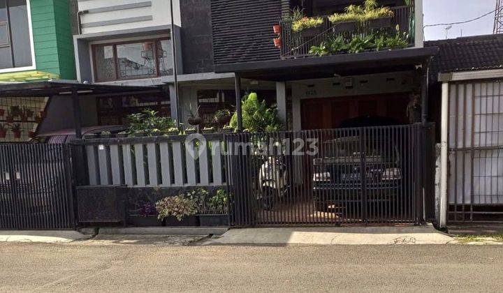 Dijual Rumah 2 Lantai Bagus Lokasi Strategis Lingkungan Nyaman Haraga Terbaik 1