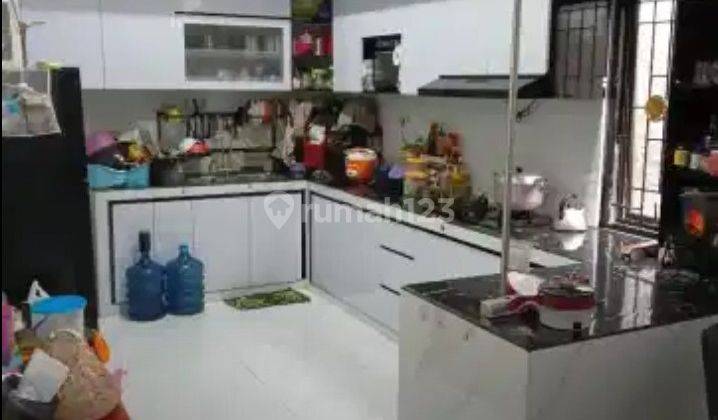 Dijual Rumah 2 lantai ,lingkungan nyaman Harga Menarik 2