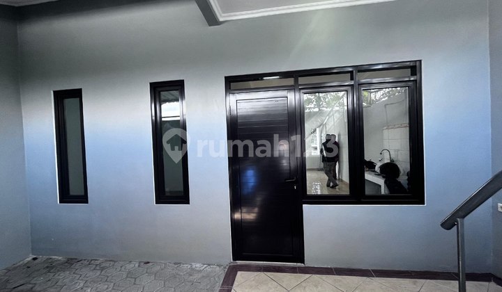 For Sale Ready-to-Live House Soekarno Hatta Strategic Location Comfortable and Affordable Price