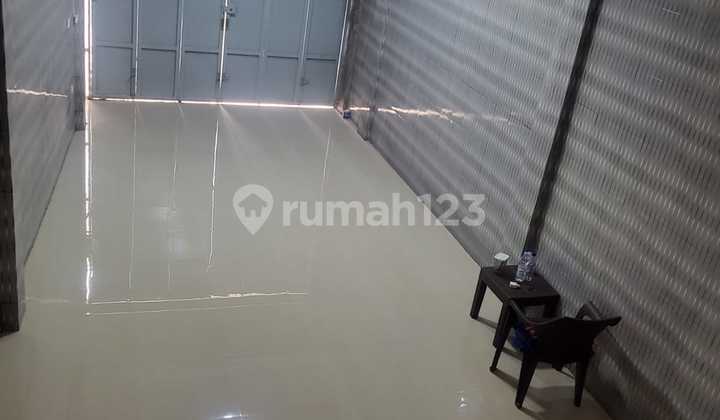 For rent, a strategic location shop in Cimareme near Padalarang Toll access. Cheap price. 2