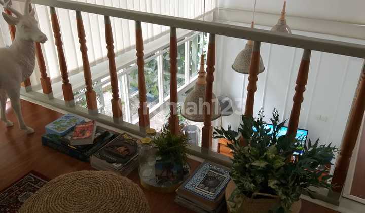 Disewakan rumah mewah 2 lantai +kolam renang lokasi cigadung strategis harga terbaik 2