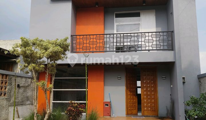 Dijual Rumah Setiabudi 3 Lantai Area Luas Dan Strategis