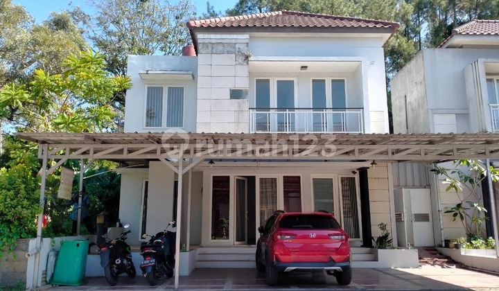 For rent, 2-story house in Cigadung, strategic location, affordable price.