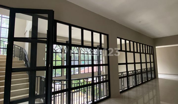 Dijual Ruang Usaha Dago Area Luas Dan Strategis 