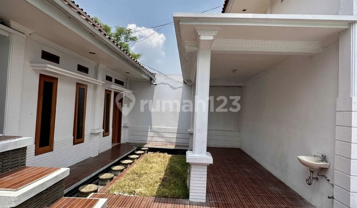 Dijual Rumah +Kolam Renang Area Luas dan Nyaman Harga Murah 2