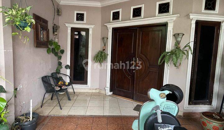 Rumah Cantik Di Graha Raya Tangerang Selatan Bagus Semi Furnished 2