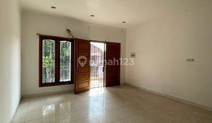 Rumah 2 Lantai Di Boulevard Anggrek Loka Graha Raya 1