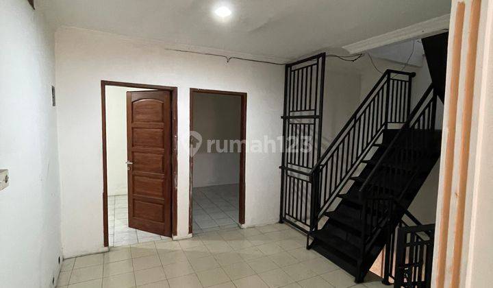 Rumah 2 Lantai Cocok Jadi Tempat Kos Di Anggrek Loka Graha Raya 2