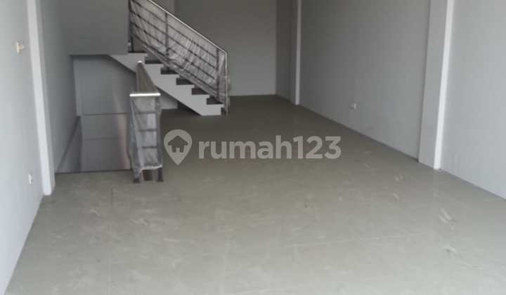 3-STORY READY-TO-OCCUPY SHOPHOUSE IN KALIWIRU AREA, SEMARANG 1