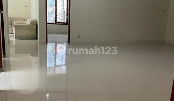 Ready-to-Occupy House in Wonotingal, Candisari, Semarang 1