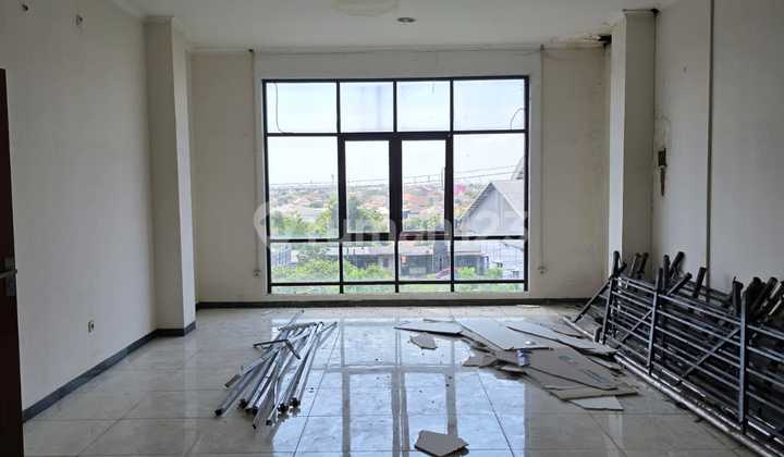 Ready-to-Use 2-Story Shophouse in Pamularsih Area, Semarang 2