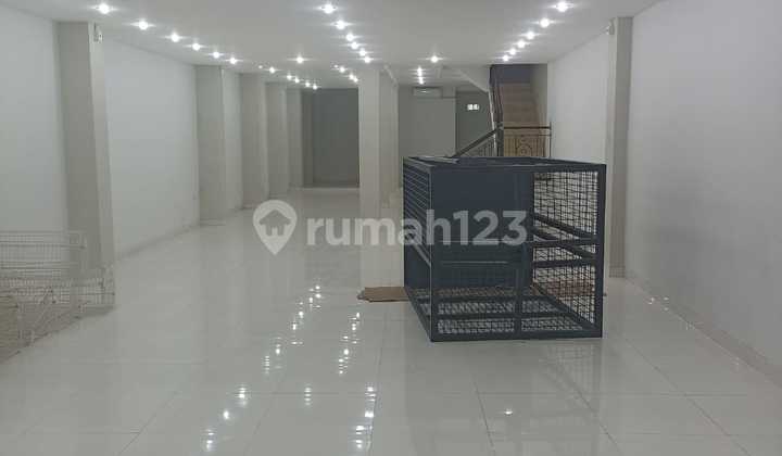 Three-Story Ready-to-Use Shop House in Sukowati, Sidorejo, Salatiga Area Three-Story Ready-to-Use Shop House in Sukowati, Sidorejo, Salatiga Area