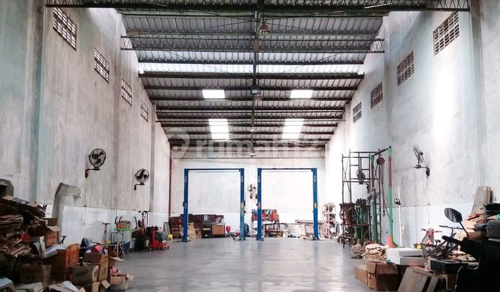 Ruang Usaha Siap Pakai Area Kota Lama Semarang 1