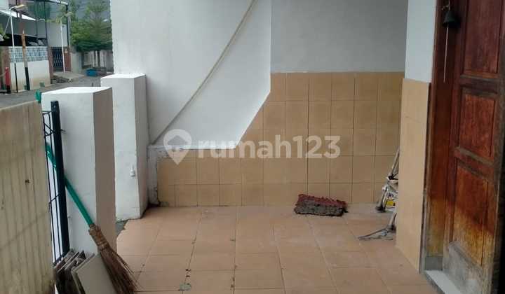 Rumah Lama 2 Lantai Area Tlogosari Semarang 1