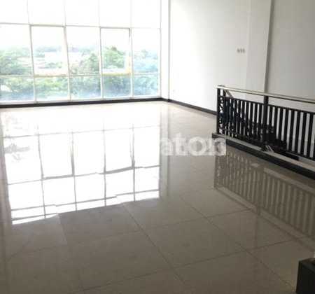 Ready-to-Use 2.5-Story Shop House in Beringin Ngaliyan Area, Semarang. 2