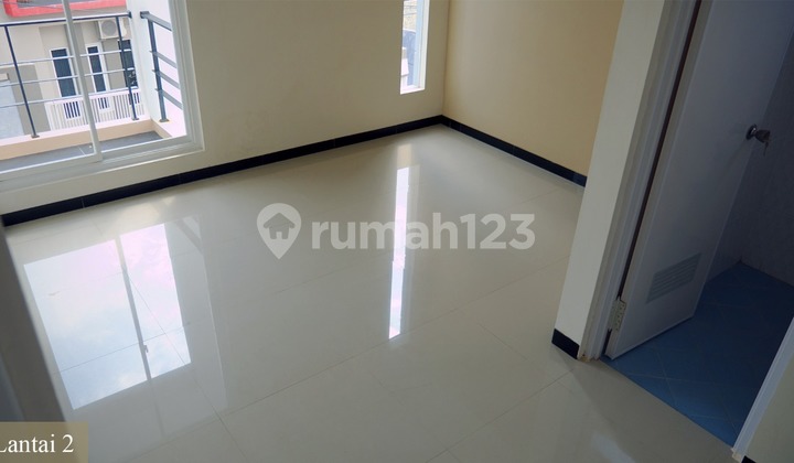 Ready-to-Occupy House in Kalibanteng Kidul Area, Semarang 1