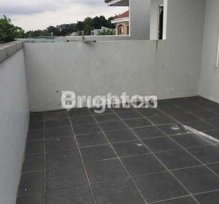 Ready-to-Use 2.5-Story Shop House in Beringin Ngaliyan Area, Semarang. 1