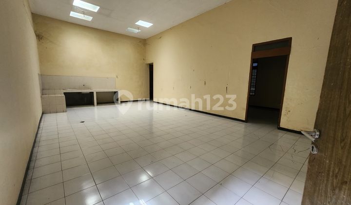 Warehouse and House in Tanah Mas Area, Semarang City Center 1
