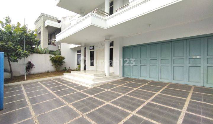 Sewa Rumah Bangunan Kokoh Dalam Komplek Setrasari, Semifurnished 2