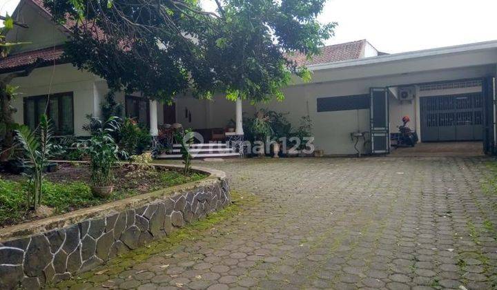 Disewakan Rumah Halaman Luas di Sayap Cipedes Cocok Untuk Resto 2