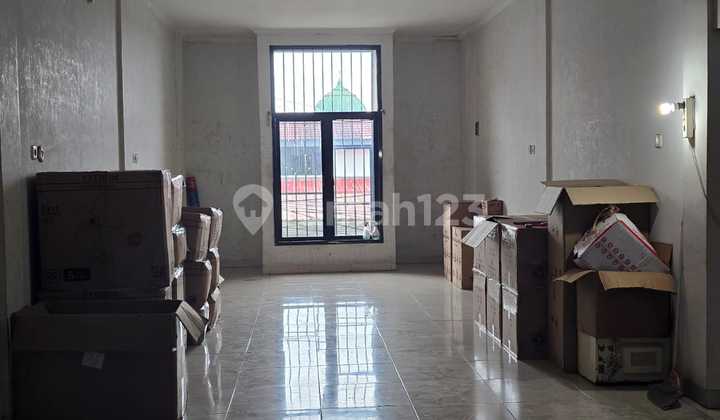 Dijual Ruko 3 Lantai di Kota Harapan Indah Lokasi Ramai Cocok Utk Buka Usaha, Medan Satria, Kota Bekasi (Ada 3 Unit Ruko)