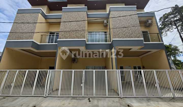 Dijual Rumah Baru 2 lantai Semi Furnish di Kota Harapan Indah, Medan Satria, Kota Bekasi (Ada 2 Unit Huk dan Badan) Dijual Rumah Baru 2 lantai Semi Furnish di Kota Harapan Indah, Medan Satria, Kota Bekasi (Ada 2 Unit Huk dan Badan)
