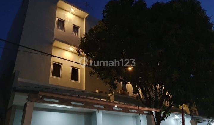 Dijual Cepat Rumah Kost 3 Lantai di Cempaka Putih, Jakarta Pusat 2