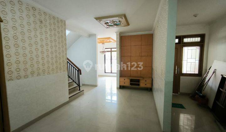 Dijual Rumah 3 Lantai Ada Rooftop di Metland Menteng, Cakung, Jakarta Timur 2