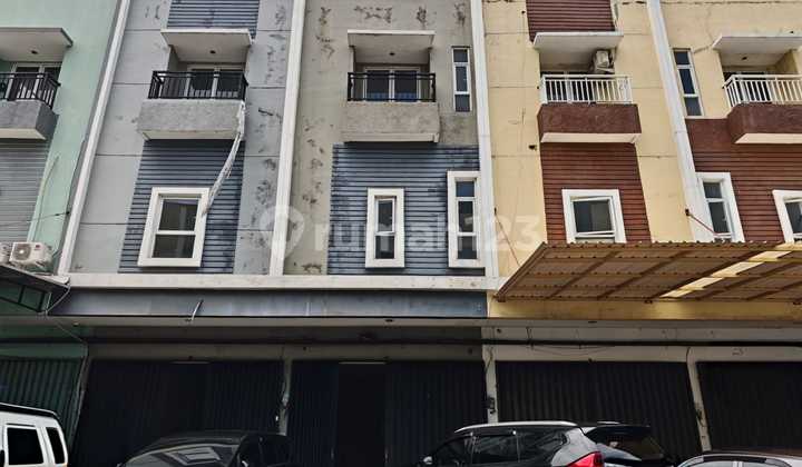 For Sale 3½ Story Shop House in Harapan Indah City, Medan Satria, Bekasi City. Suitable for Office, Cafe, Tutoring Center, etc. For Sale 3½ Story Shop House in Harapan Indah City, Medan Satria, Bekasi City. Suitable for Office, Cafe, Tutoring Center, etc.