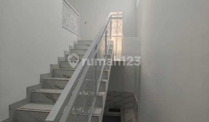 Dijual Rumah Baru 2 Lantai Siap Huni di Kota Harapan Indah, Medan Satria, Kota Bekasi  2