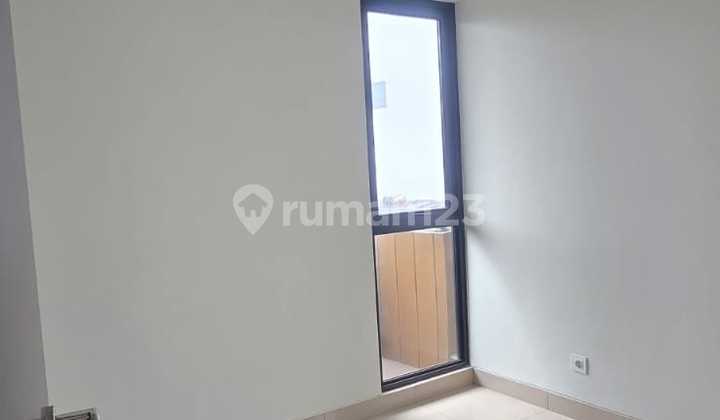 Disewakan Rumah 2 Lantai Siap Huni Semi Furnish di Cluster Summarecon Crown Gading, Tarumajaya, Bekasi 2
