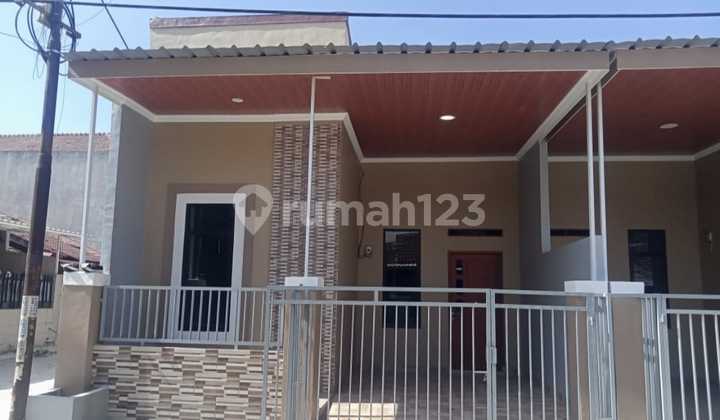 Dijual Rumah Siap Huni Posisi Hoek dan Badan di Kota Harapan Indah, Medan Satria, Kota Bekasi 2