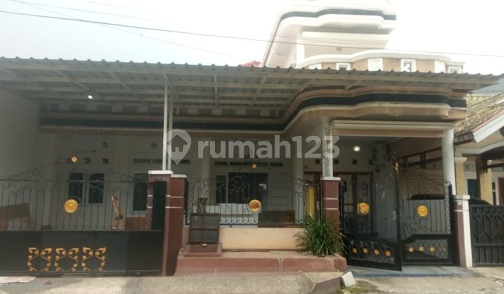 Need to Sell Quickly 1.5 Story House in Bulevar Hijau, Harapan Indah City, Pejuang, Medan Satria, Bekasi City.