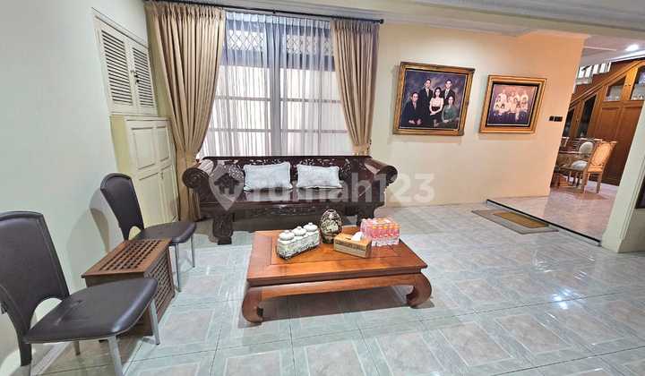 Quick Sale Hook House in Pulomas, East Jakarta 2