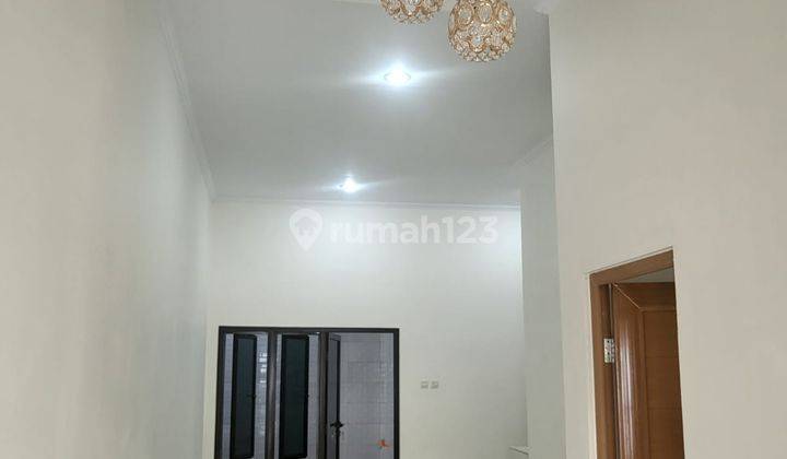 Dijual Cepat Rumah Di Pegangsaan Dua, Kelapa Gading, Jakarta Utara. Baru Renovasi 2 Lantai 2