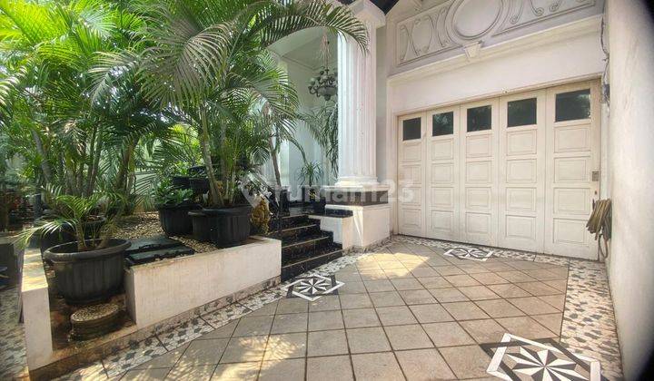 Dijual Rumah Mewah 3 Lantai Bangunan Classic Eropa Full Furnish di Kelapa Sawit, Kelapa Gading, Jakarta Utara 2