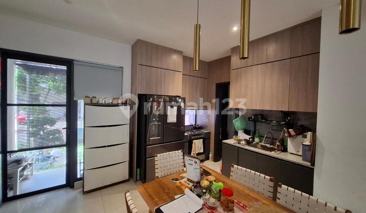 Dijual Cepat Rumah Cantik Hook 2½ Lantai di Cluster Wisteria, Metland Menteng, Cakung, Jakarta Timur 2